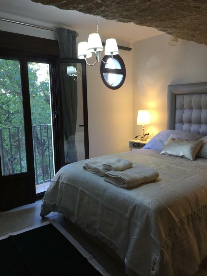 Casa Cueva Un Rincon En La Roca Villa Setenil De Las Bodegas Bagian luar foto