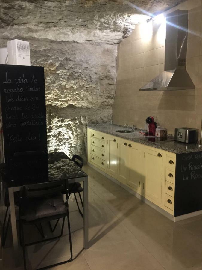 Casa Cueva Un Rincon En La Roca Villa Setenil De Las Bodegas Bagian luar foto