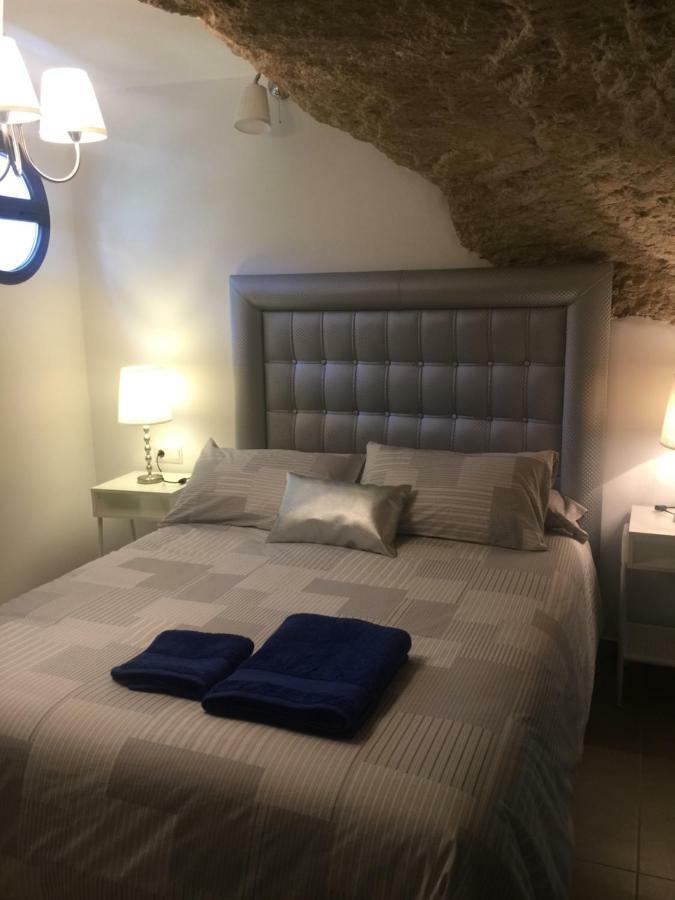 Casa Cueva Un Rincon En La Roca Villa Setenil De Las Bodegas Bagian luar foto